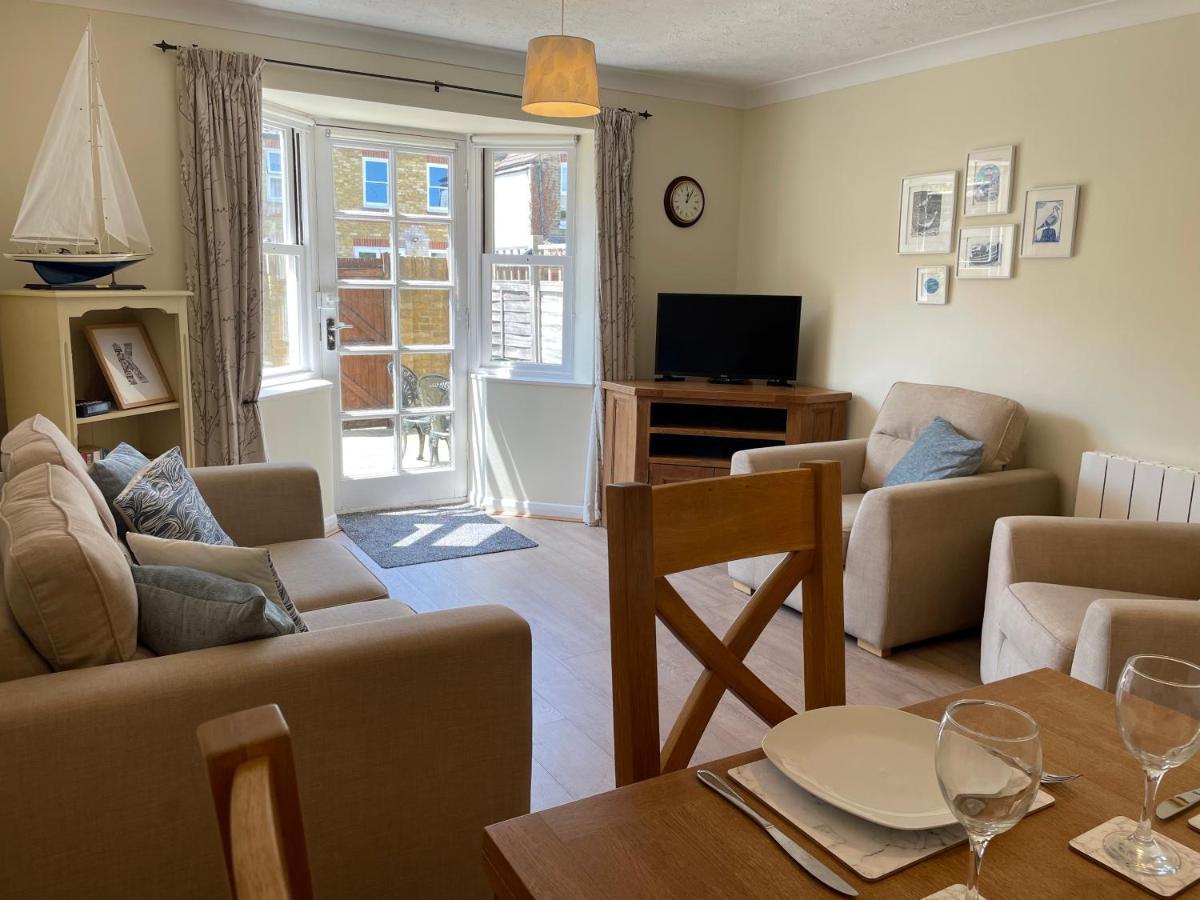 Courtyard House, With Parking And Patio Garden Villa Whitstable Eksteriør bilde